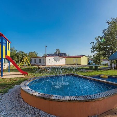Holiday Park Village Jelovci Kringa Экстерьер фото