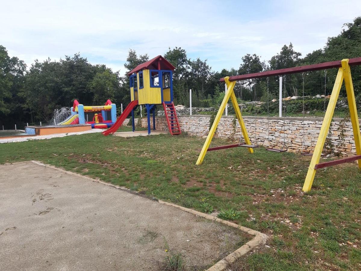 Holiday Park Village Jelovci Kringa Номер фото