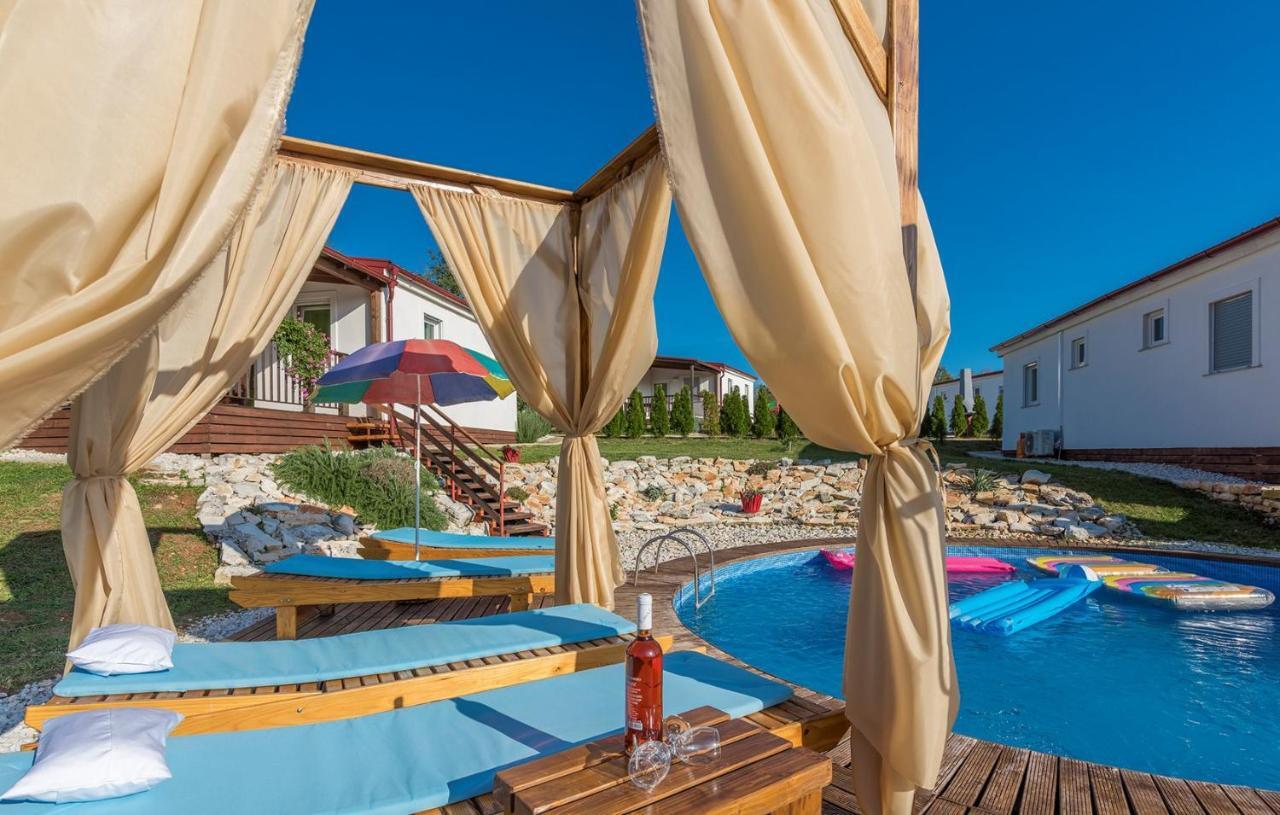 Holiday Park Village Jelovci Kringa Экстерьер фото