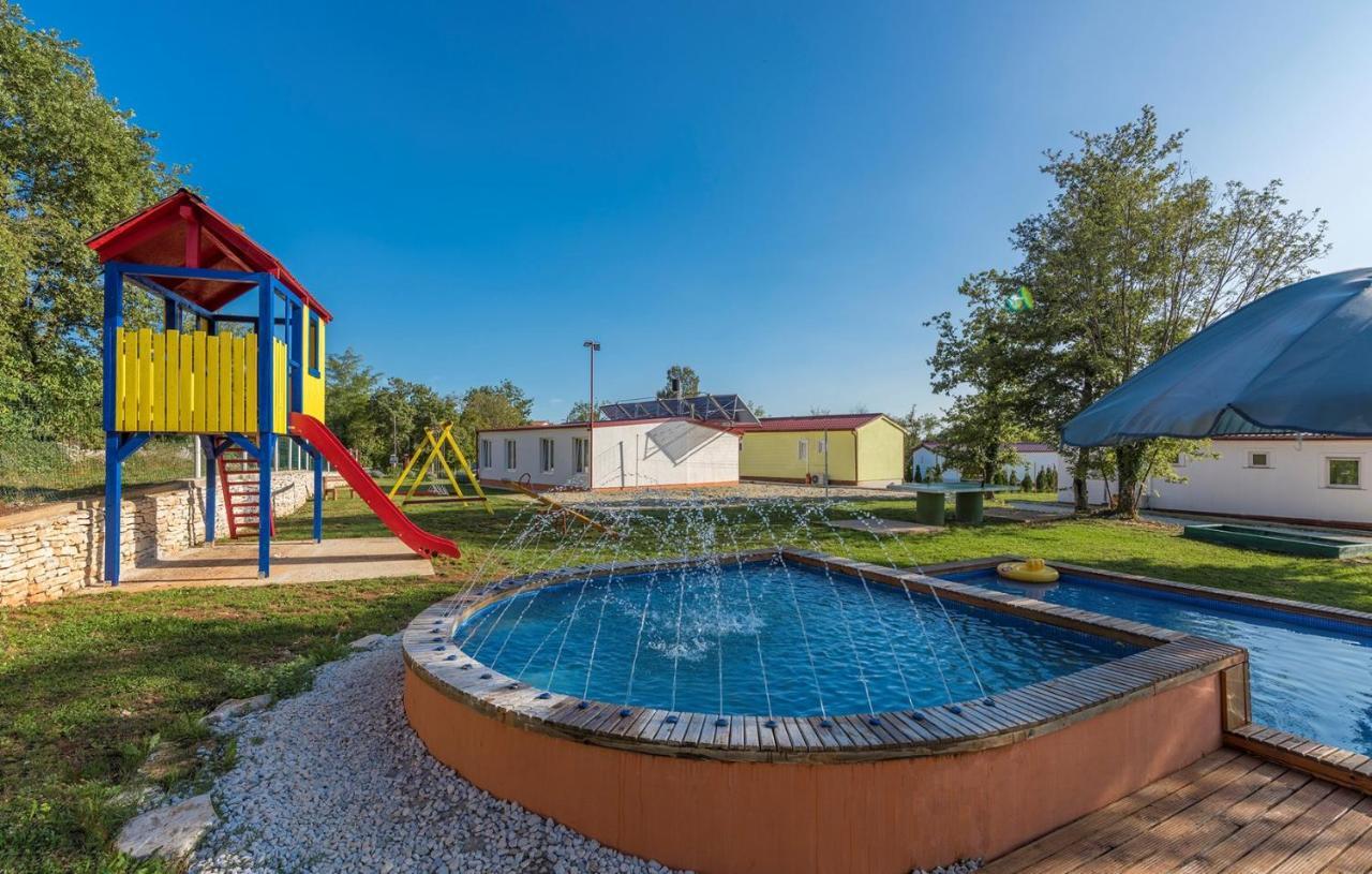 Holiday Park Village Jelovci Kringa Экстерьер фото