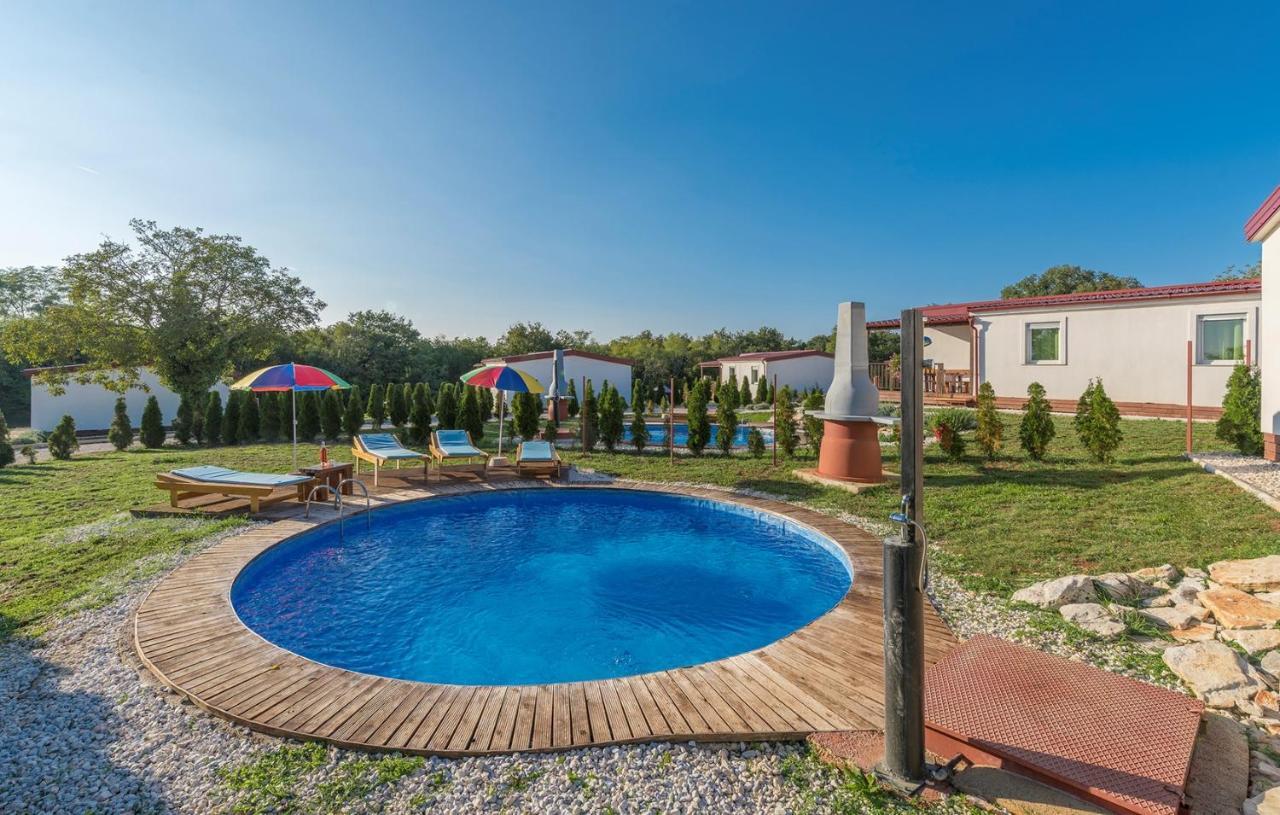 Holiday Park Village Jelovci Kringa Экстерьер фото