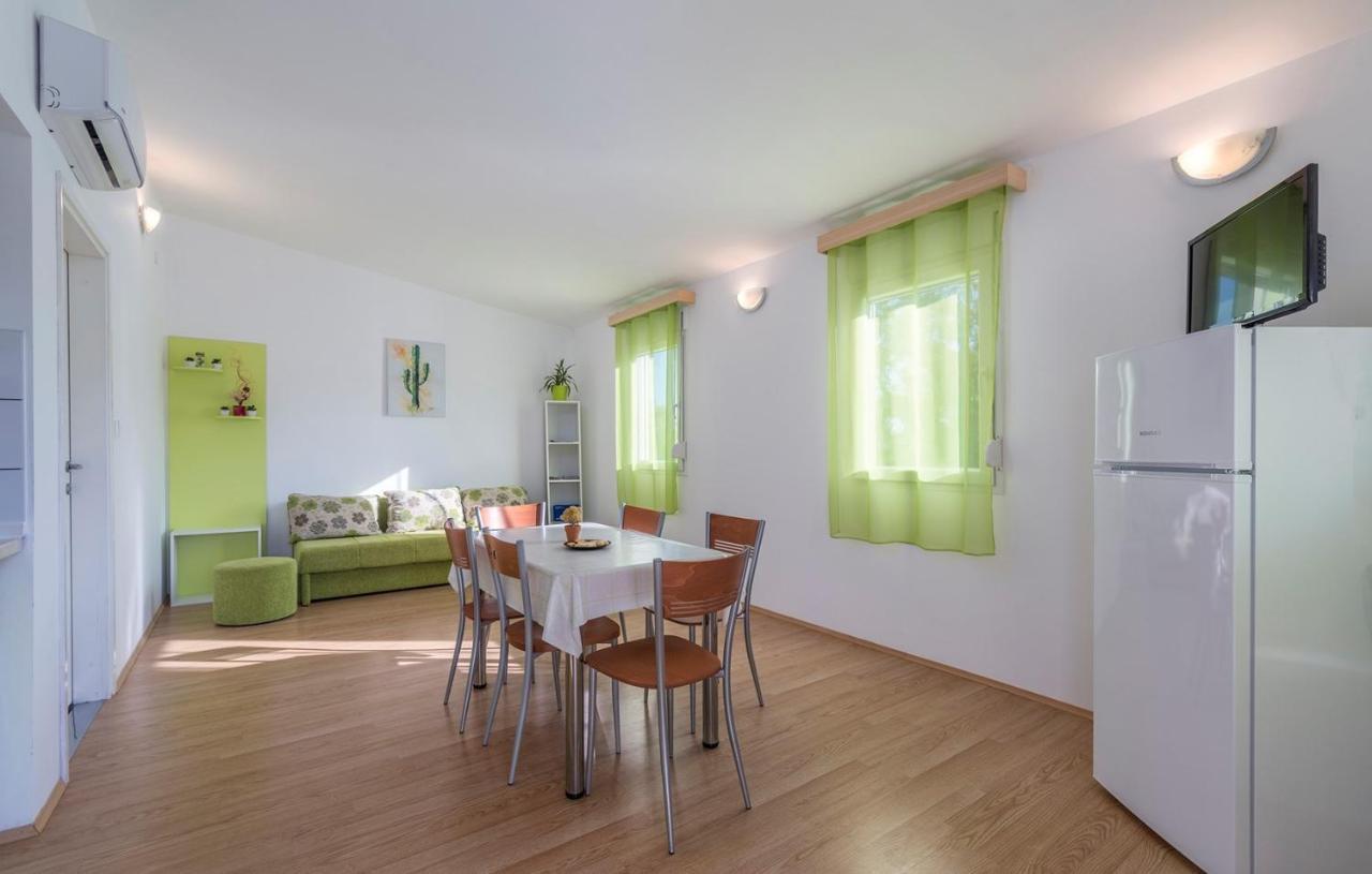Holiday Park Village Jelovci Kringa Экстерьер фото
