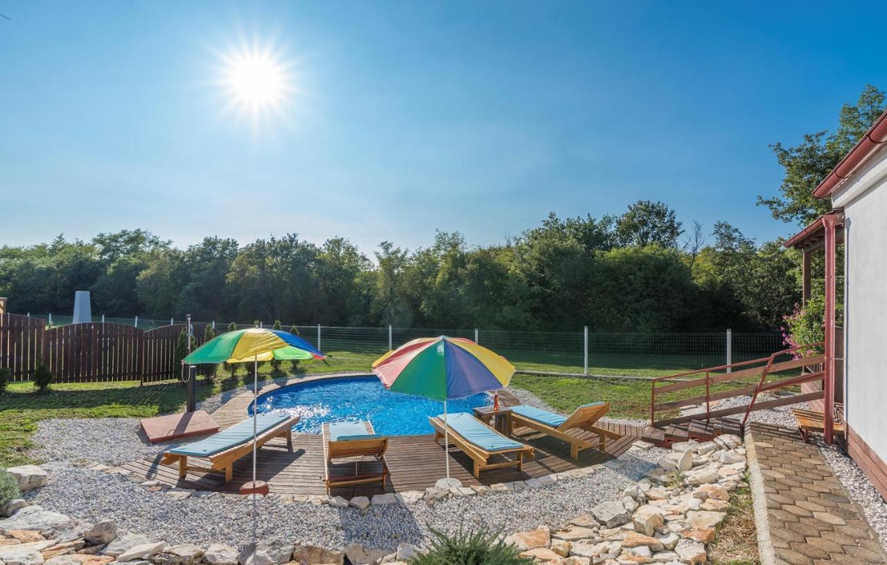 Holiday Park Village Jelovci Kringa Экстерьер фото